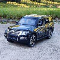 เครื่องรถจำลองเอสยูบีโลหะ PAJERO โมเดลรถออฟโรดจำลองคุณภาพสูงไฟเสียงตุ๊กตาคริสต์มาสกวางเรนเดียร์