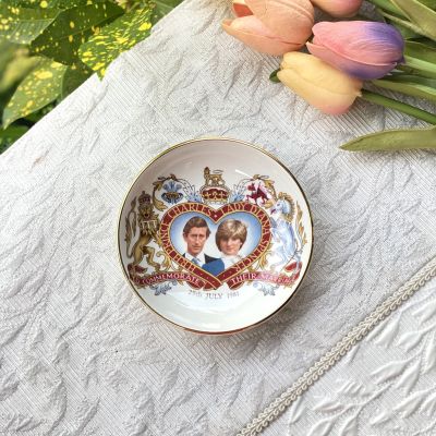 *มีตำหนิอ่านด้านล่าง* จานเล็ก Bridgwood Sampsonite Prince Charles &amp; Lady Diana Wedding Commemorative Plate 1981 สวยน่าสะสม จานโชว์ ของสะสม