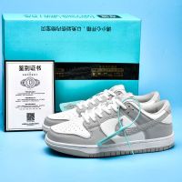 s06l5u8y0 รองเท้าผ้าใบลําลอง รุ่น Air Force One Low-cut ระบายอากาศได้ดี สีดํา และสีขาว เหมาะกับการเล่นกีฬา แฟชั่นคู่รัก สําหรับนักเรียน