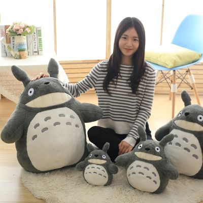 （HOT) การ์ตูนใบบัว My Neighbor Totoro ตุ๊กตาของเล่นตุ๊กตาเตียงหมอนตุ๊กตาโซฟาเครื่องประดับตุ๊กตา Totoro ขายส่ง