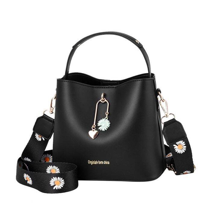 web-celebrity-female-bag-fall-2021-new-personality-bucket-bag-large-capacity-han-edition-one-shoulder-inclined-shoulder-bag