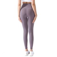 Cross-border lulu factory in same kam naked feeling no embarrassing line sports fitness yoga pants pants peach hip tall waist trousers