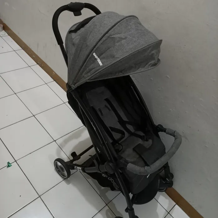 stroller lipat kecil bekas