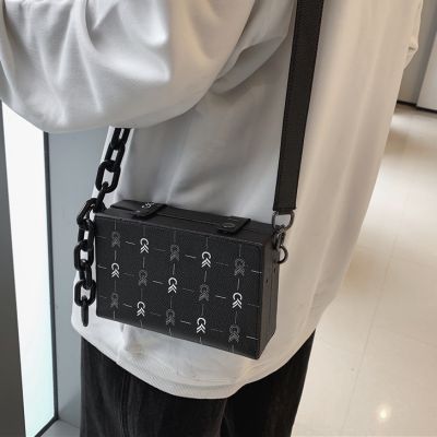 Ulzzang กระเป๋าสะพายไหล่แฟชั่นสําหรับผู้ชายหนัง Pu Crossbody Messenger สไตล์เกาหลี