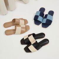 onne.project - CHECKCHECK SANDALS รองเท้าเเตะ สายคาดลายตาราง หนังนุ่ม สวมใส่สบาย