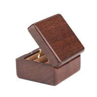 san*Square Shaped Wood Ring Portable Jewelry Holder Engagement Ring