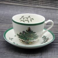 【High-end cups】1ชุด Noel Ağacçay Bardağı Tabak Ve Kaşık Avrupa Tarzı Fincan Fincan Tabağı Seti Ince Kemik Çin Kahve Çay Bardağı Seramik Fincan Seti