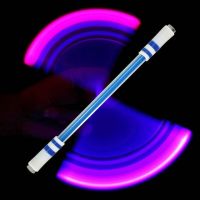 ปากกาสำหรับควงไฟแฟลช LED ของเล่นแบบกดกันลื่นปากกาสำหรับควงเรืองแสงแบบซ้ำเติม Led ที่สร้างสรรค์ใหม่สำหรับนักเรียนปากกาสำหรับควงปล่อย