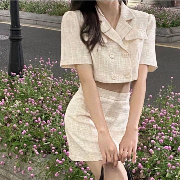 ในฤดูร้อน2023หญิงใหม่เกลือลมหวานขนาดเล็กสวมใส่เล็กๆน้อยๆสองชิ้นลมพัดถนนกระโปรงสูทซอสพริกหวาน