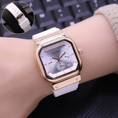 Holypopshop สินค้าใหม่ นาฬิกาข้อมือผู้หญิง Guess ravine chrono box Variations OR0577-LS ยาง เส้นผ่าศูนย์กลาง 3.7 ซม. มีปุ่มกล่อง