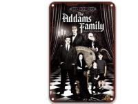 The Addams Family ป้ายโลหะดีบุกลายภาพยนตร์แนววินเทจสำหรับบ้านผนังบ้านของผู้ชายตกแต่งห้องน้ำงานปาร์ตี้ขนาด8X12นิ้ว