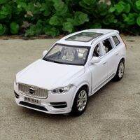 1:32 VOLVOs XC90 SUV โมเดลรถโลหะผสม Diecast และของเล่นยานพาหนะโลหะรถสะสมแบบจำลองเสียงและแสงสูงของขวัญเด็กรถหล่อตาย