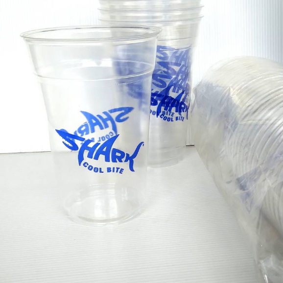 แก้วพลาสติกsharkเนื้อใสเนียว-ราคายกแถว50ใบ-และ-แก้วพลาสติกสิงห์-ยกแถว