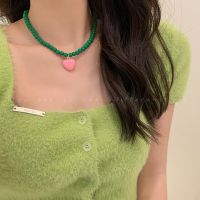 High-end colorful candy-colored heart necklace female ins sweet and cool niche design beaded collarbone chain light luxury high-end necklace