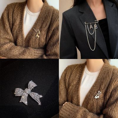 [COD] Korean Internet celebrity creative pearl full diamond deer brooch temperament fashion simple pin sweater buckle clothes accessories female
