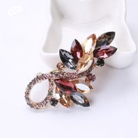 【YF】 High-grade Temperament Personality Color Rhinestone Glass Brooch Womens Coat Clothing Accessories and Decoration