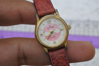 นาฬิกา Vintage มือสองญี่ปุ่น CHEVAL ระบบ QUARTZ ผู้หญิง ทรงกลม กรอบทอง หน้าขาว หน้าปัด 25มม. สายหนังใช้งานได้ปกติ สภาพดี ของแท้ ไม่กันน้ำ