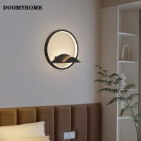 DOOMYHOME โคมไฟติดผนัง LED สีดำทรงกลมสไตล์โมเดิร์นสีขาวสำหรับห้องนั่งเล่นเรียนรู้ข้างเตียงทางเดินไฟเหล็กไฟการตกแต่งในร่ม