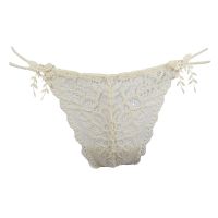 Annebra กางเกงใน ทรงจีสตริง ผ้าลูกไม้ G-String Panty รุ่น AU3-753 สีครีม , สีกรม