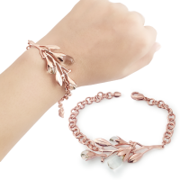 Aztique สร้อยข้อมือ หยดน้ำค้าง ควอตซ์ใส Dew Drop Bracelet  Quartz , Morning Dew