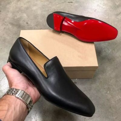รองเท้าโลฟเฟอร์ส้นสีแดงสำหรับผู้ชายรองเท้าส้นเตี้ยสีทึบ PU ธุรกิจลำลองปาร์ตี้ประจำวันอเนกประสงค์รองเท้าชุดเดรส Ringan Klasik