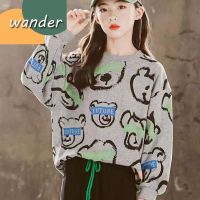 WANDER เสื้อผ้าเด็กผญ เสื้อแขนยาวเด็กหญิง พิมพ์ตัวอักษรหมีแฟชั่น เสื้อสวมหัวผ้าฝ้ายแท้สำหรับเด็ก23727