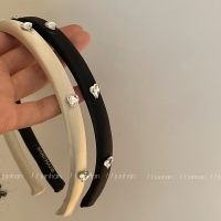 Bentuk Hati Berlian Imitasi Hairhoop Hitam dan Putih Internet Panas Baru Elegan Canggih Headwear untuk Mencuci Wajah Ikat Kepala