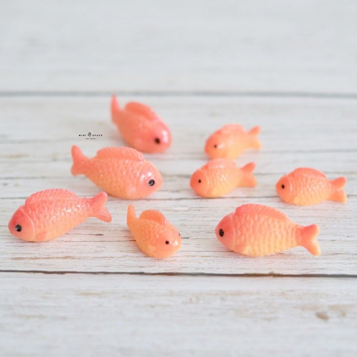 ปลาทองกับใบบัว-ตุ๊กตาเรซิ่นประดับสวน-จัดตู้ปลา-เลือกแบบ