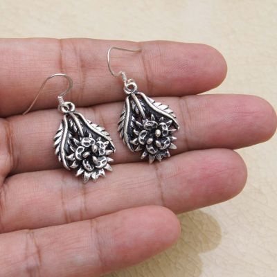 Thai design earrings flower 925 sterling silver สวยเด่น สดุดตา ลวดลายไทย น่ารักทำจากมึอลวดลายไทยตำหูเงินสเตอรลิงซิลเวอรสวยของฝากที่มีคุณค่าสวยเท่