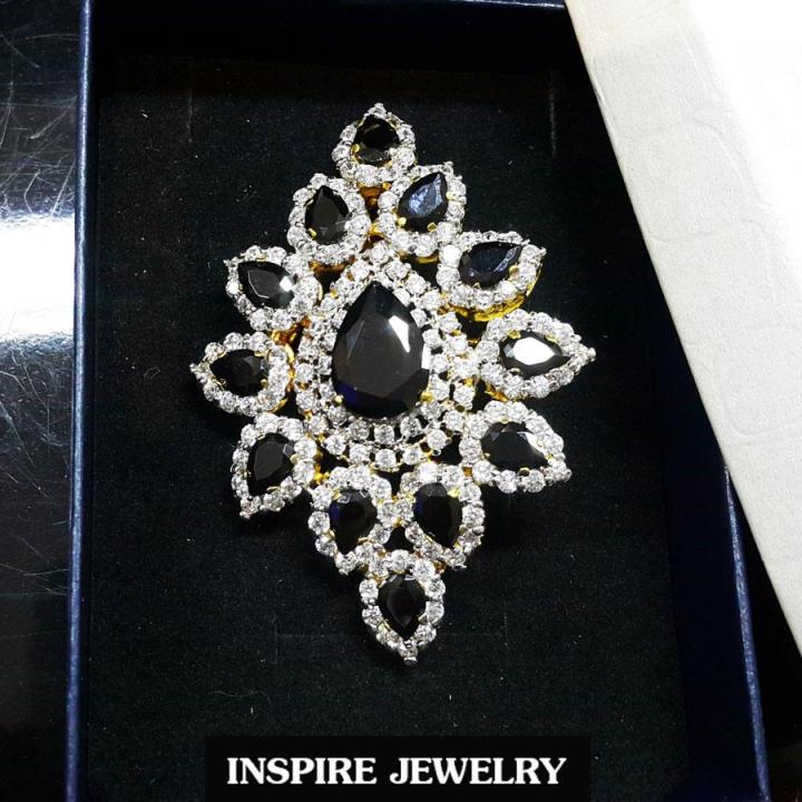 inspire-jewelry-จี้พร้อมเป็นเข็มกลัดได้ในตัว-ฝังพลอยนิล-และฝังเพชรสวิส-งานจิวเวลลี่-พร้อมกล่อง-ขนาด6x5cm
