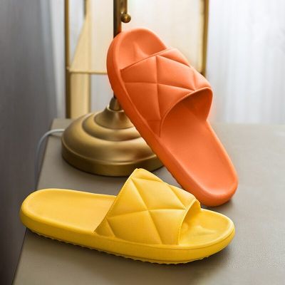 Fashion Plaid Design Soft Slippers Anti-slip Thick Sole Slipper Lovers Men Women Summer Sandals Bathroom Indoor Beach Slides