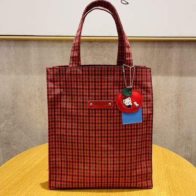 👜มาใหม่ล่าสุด FAMI กระเป๋าถือครอบครัวลายสก๊อตสีแดงน่ารักลำลองกระเป๋าถือไฟล์