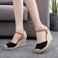 รองเท้าแตะส้นเตารีด Mary Jane Trifle Heel Sandals Round Toe Sandals Black Wedge High Heels