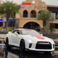 1:32 NISSAN GTR R35 Alloy Car Model Simulation Diecast Metal Toy Vehicles Car Model Sound and Light Collection Children Boy Gift