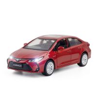 รถโตโยต้าโคโรล่ารถ Diecast รุ่นใหม่1:32รถของเล่นแบบจำลองขนาดเล็กโมเดลรถของเล่นเบาและเสียง