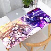 Anime Fate สั่งซื้อขนาดใหญ่ Kawaii Girls Mouse Pad สำหรับเกม แผ่นรองเมาส์บ้านใหม่ที่กำหนดเอง แผ่นรองโต๊ะทำงานกันลื่น แผ่นรองเมาส์คอมพิวเตอร์ยางธรรมชาติ