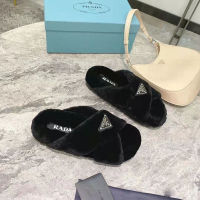 New fur slippers super hotthe pradaˉsame style sandals and slippers light thick bottom slippers shoes