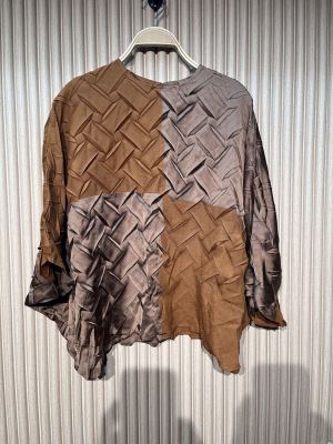 ** ราคาพิเศษ ** Miyake ผู้หญิงเสื้อสตรีแบบจีบ6487/82337