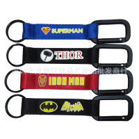 3PCS SpiderMans กัปตันอเมริกาฟุตบอลพวงกุญแจอุปกรณ์เสริม Bat-Mans Bruce แบนเนอร์ Iron Mans Joker It บท Carabiner ผ้าพวงกุญแจ