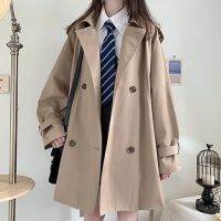 Autumn loose version double-breasted khaki suit brought the秋宽松版双排扣卡其色西装领学院少女风卡其色风衣中长款外套