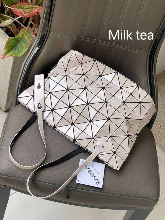 กระเป๋าสะพาย-bao-bao-issey-miyake-rock-matte