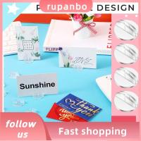 RUPANBO039392692 100Pcs พลาสติกทำจากพลาสติก ขาตั้งการ์ดเกม 1นิ้วค่ะ โปร่งใสโปร่งใส ฐานเสียบการ์ด สมบูรณ์แบบสมบูรณ์แบบมาก ขนาดเล็กมากๆ ที่ตั้งแสดงการ์ด นามบัตรสำหรับธุรกิจ