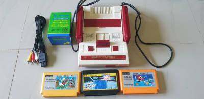 ชุดเครื่องเกมส์ Famicom สล๊อตเหล็กในตำนาน ใข้งานได้ปกติ พร้อมทำระบบเสียบ AV แบบ Super Famicom ทำให้ถาพที่ออกมาชัดขึ้น