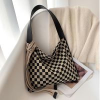 Internet celebrity large-capacity bag new fashion winter woolen single shoulder womens bag plaid commuting all-match tote bag 【QYUE】