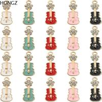 HONGZ กีตาร์เคลือบเคลือบ922มม. พร้อมเครื่องดนตรีหลากสีทำจากโลหะผสมเสน่ห์พลอยเทียมอุปกรณ์เสริมที่มีประโยชน์น่ารักมีมนต์เสน่ห์สำหรับสาวๆ50ชิ้น