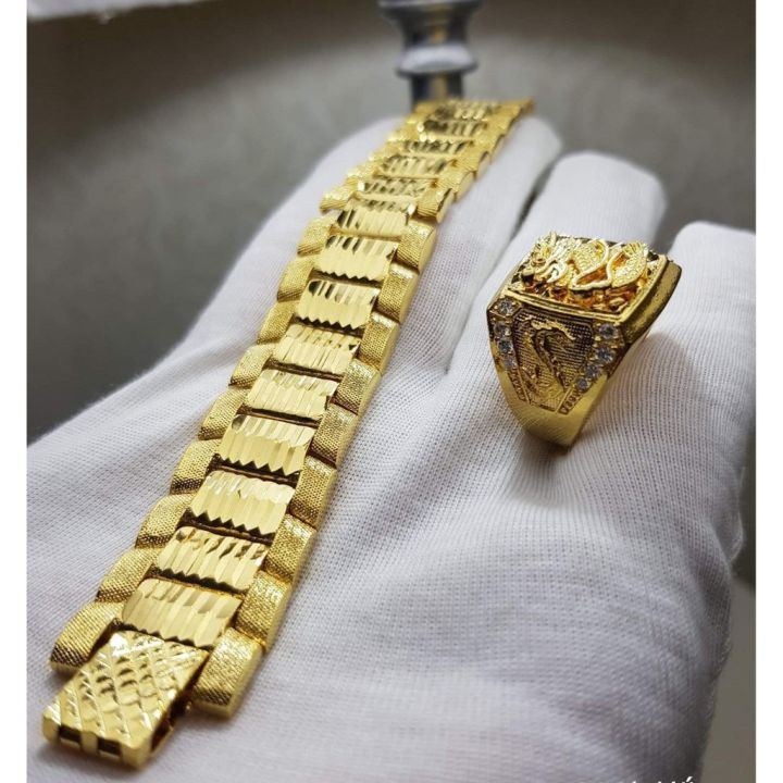 Lắc tay vàng - Vòng tay 18k: Với lắc tay và vòng tay được làm bằng vàng 18k nguyên chất, bạn sẽ thấy được sự độc đáo và tinh tế trong từng sản phẩm. Chúng tôi cam kết mang đến cho bạn chất lượng và giá cả tốt nhất trên thị trường. Hãy thưởng thức hình ảnh này để cảm nhận nhé!