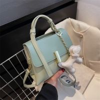 Retro inclined shoulder bag ladies underarm package 2022 new spring pop single shoulder bag of French small net red hand bag