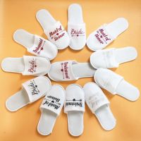 New Wedding Favors and Gifts Bride Slippers Bridesmaid Personalized Gift Wedding Gifts for Guests Souvenir Event Party Favors