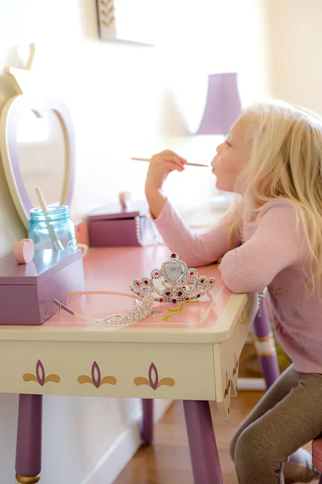 Girls dressing table online and chair