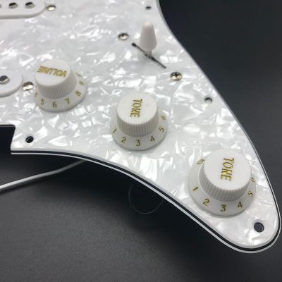 ：《》{“】= Single Coil Alnico Electric Guitar Pickguard Pickups Alnicoloaded Prewired 11 Hole SSS Red/White Pearl/White Guitar Accessories